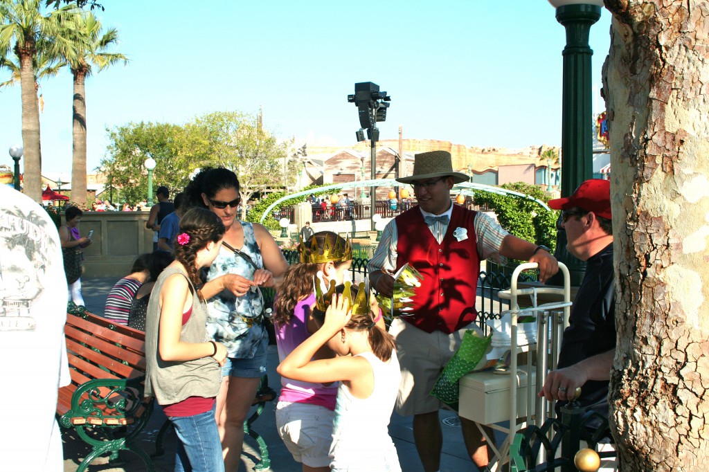 Crowns for princesses in Paradise Park