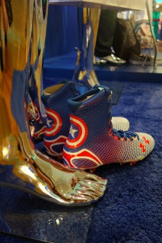 Under Armour Captain America cleats_14509312385_l