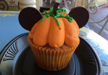 PumpkinMickeyCupcake1