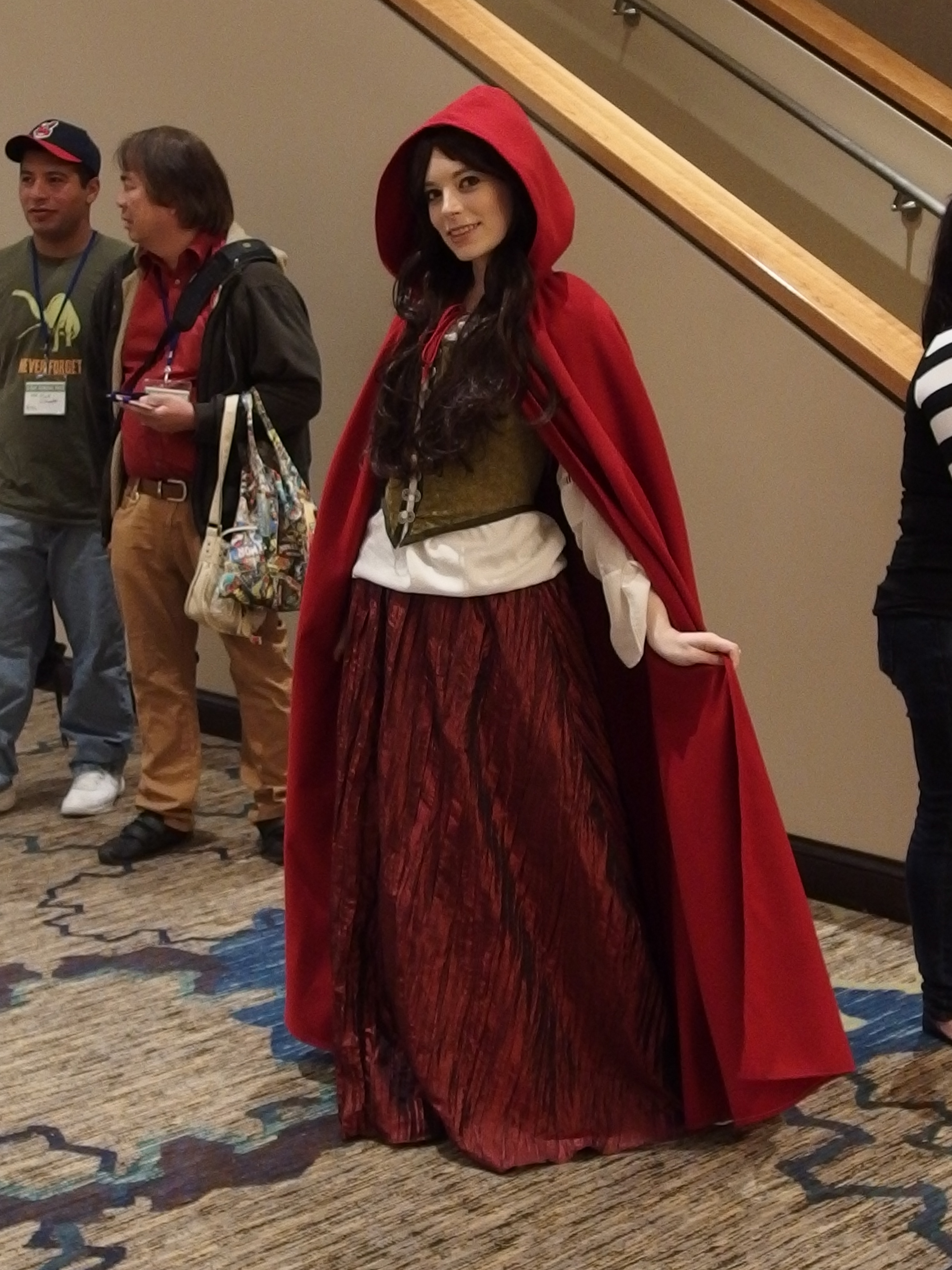 Red Riding Hood cosplayer shows her costume to the crowd