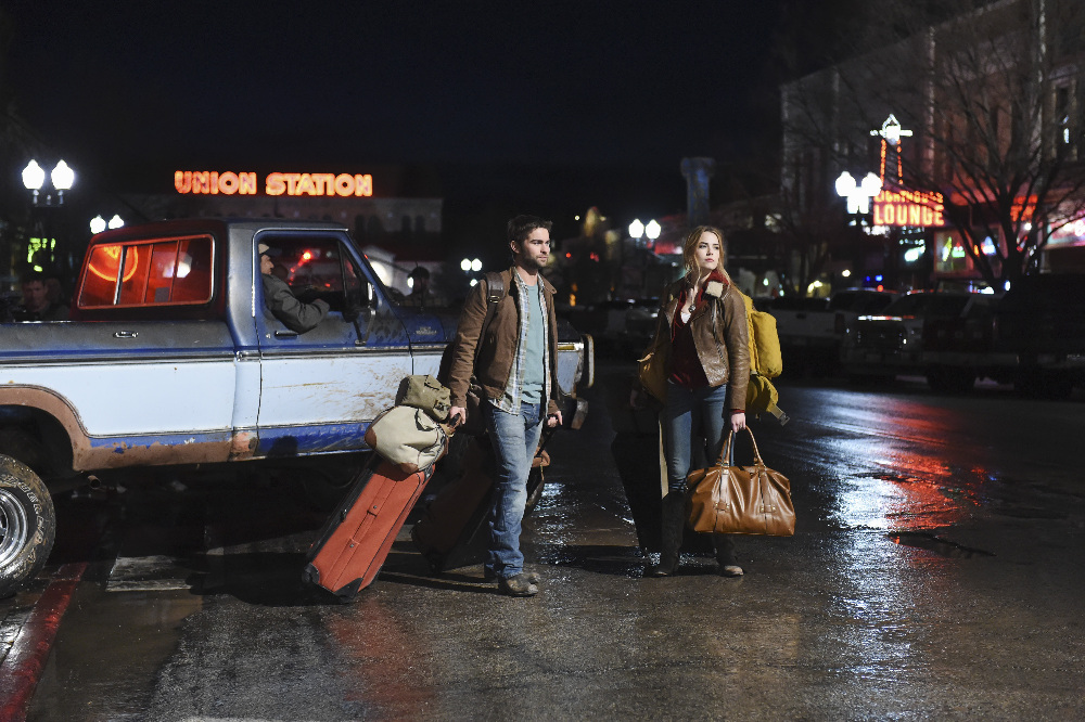 CHACE CRAWFORD, REBECCA RITTENHOUSE