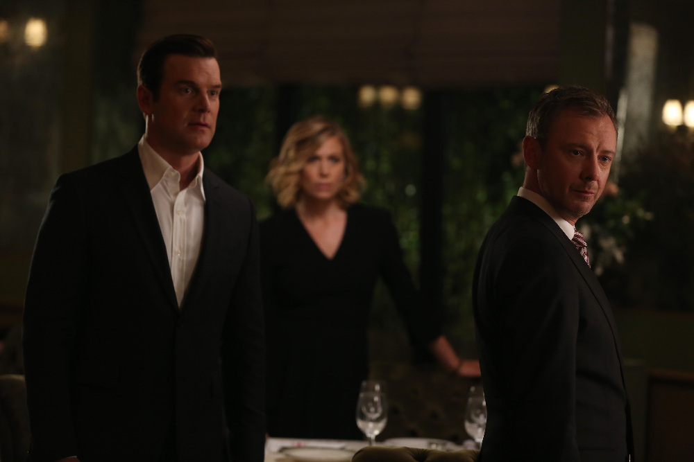 PETER KRAUSE, SONYA WALGER, JOHN SIMM