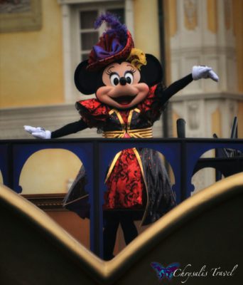 14-villains-world-minnie-in-halloween-dress