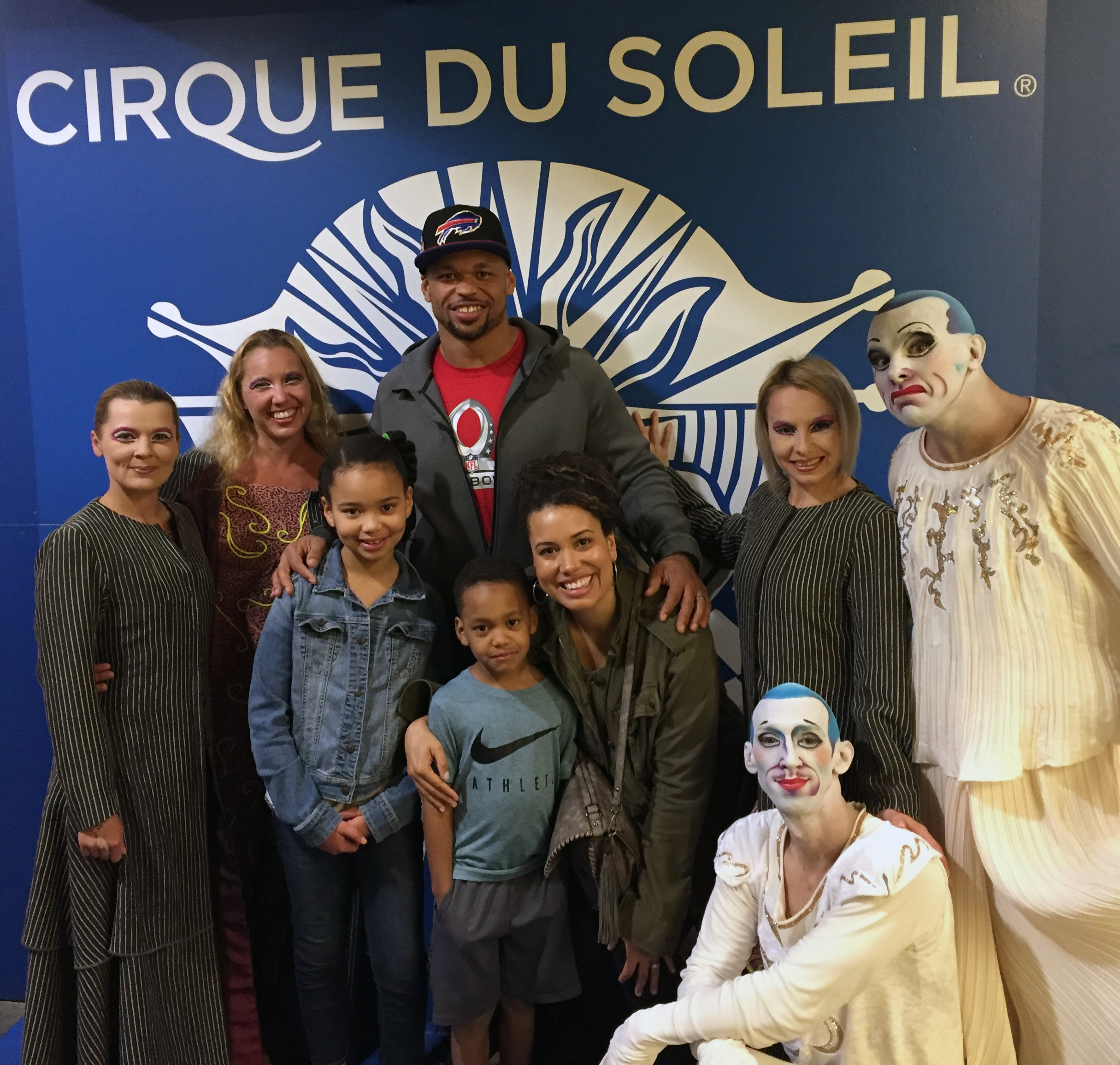 Buffalo Bills Linebacker Lorenzo Alexander and his family took a break from Pro Bowl preparation to experience La Nouba by Cirque du Soleil at Disney Springs and meet with some of the show’s unique cast of characters.