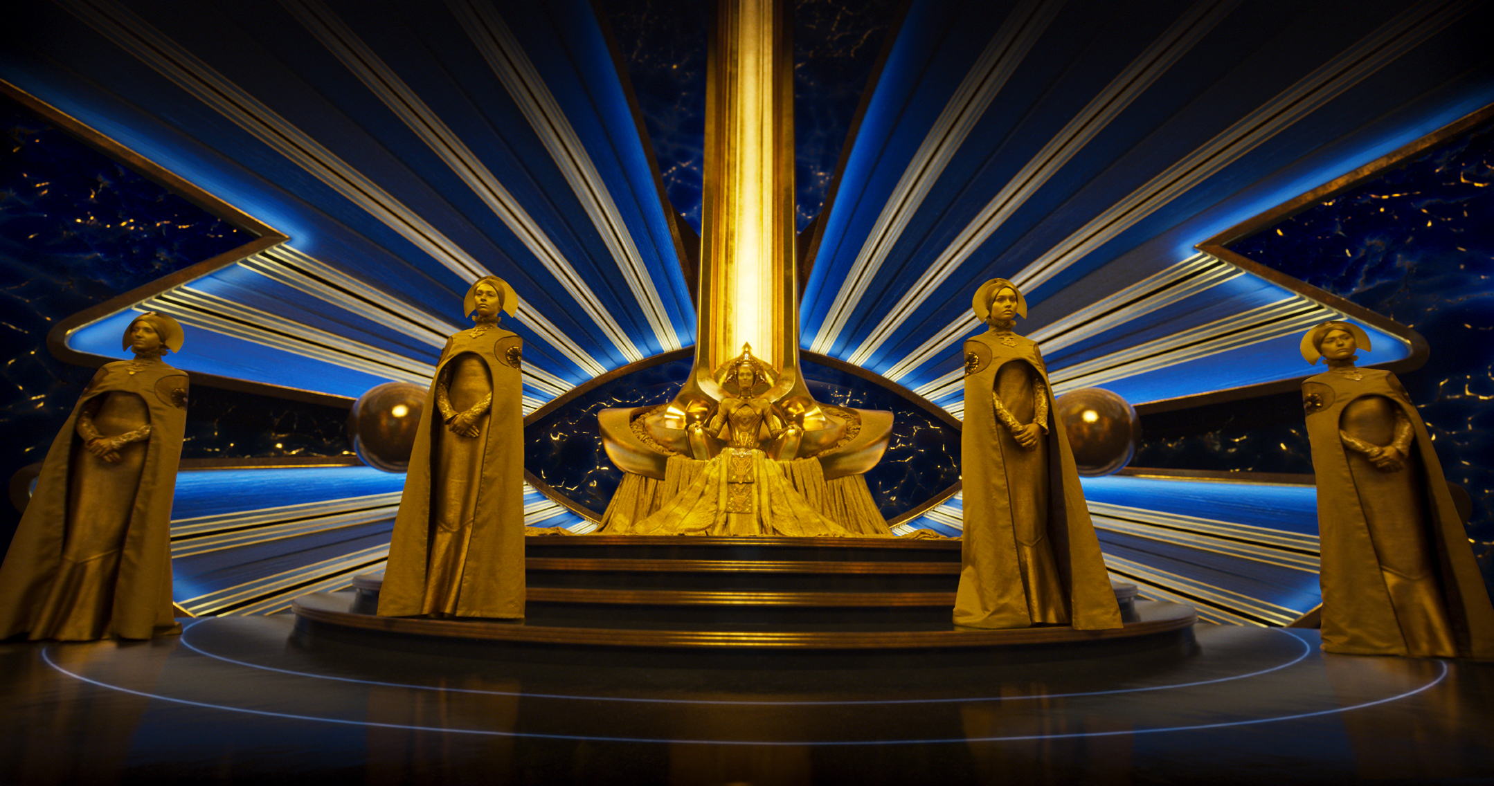 Ayesha (Elizabeth Debicki)