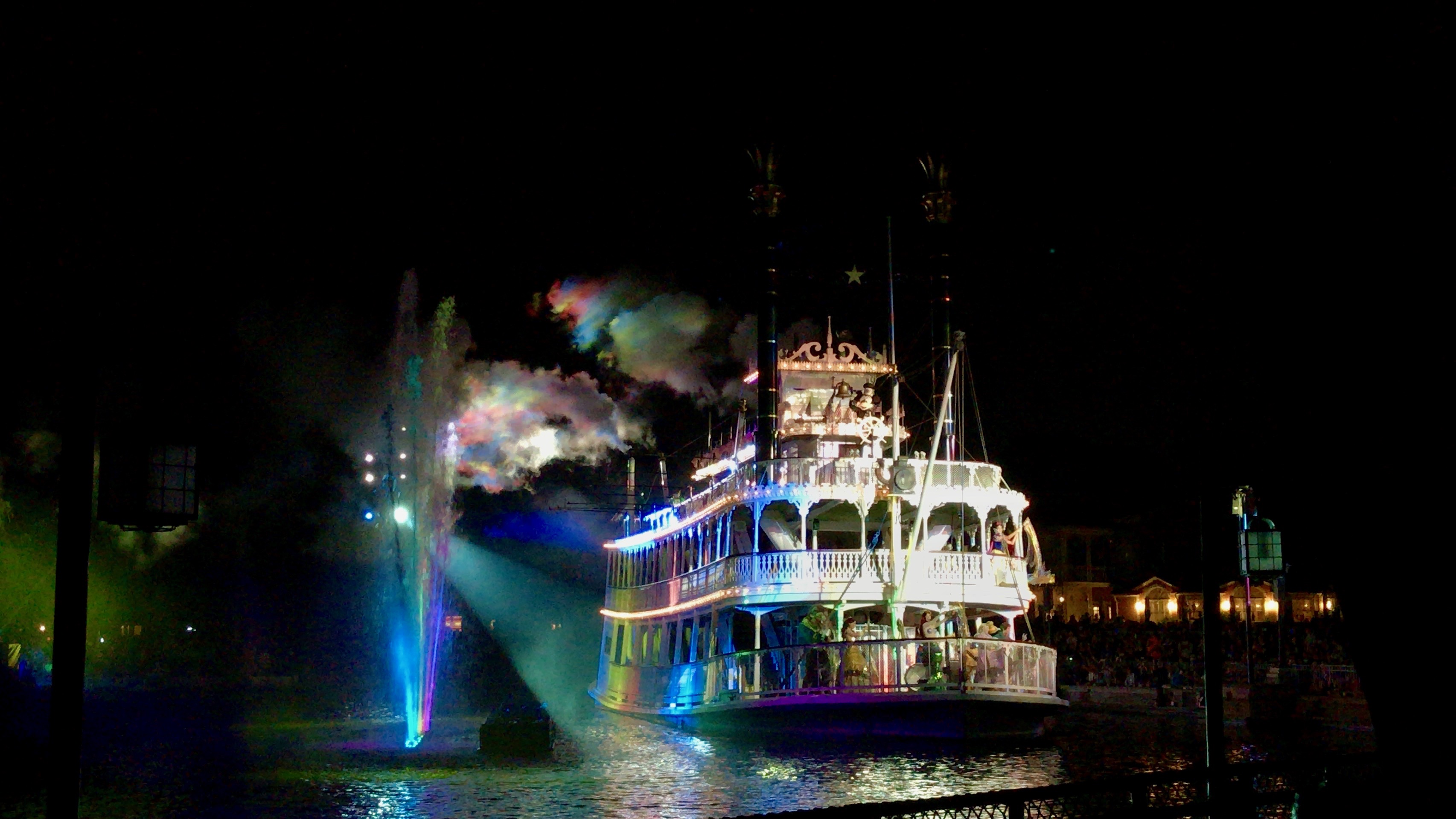 Disneyland - Fantasmic!