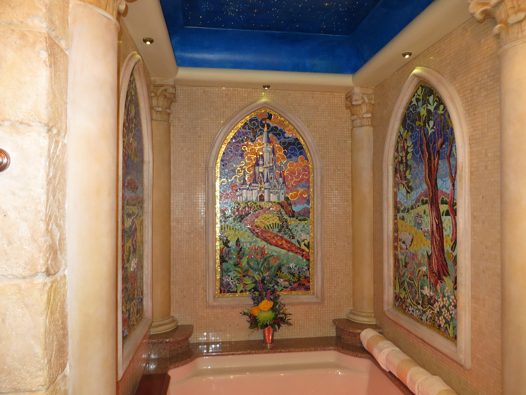 Cinderella Castle Suite - Royal Bath