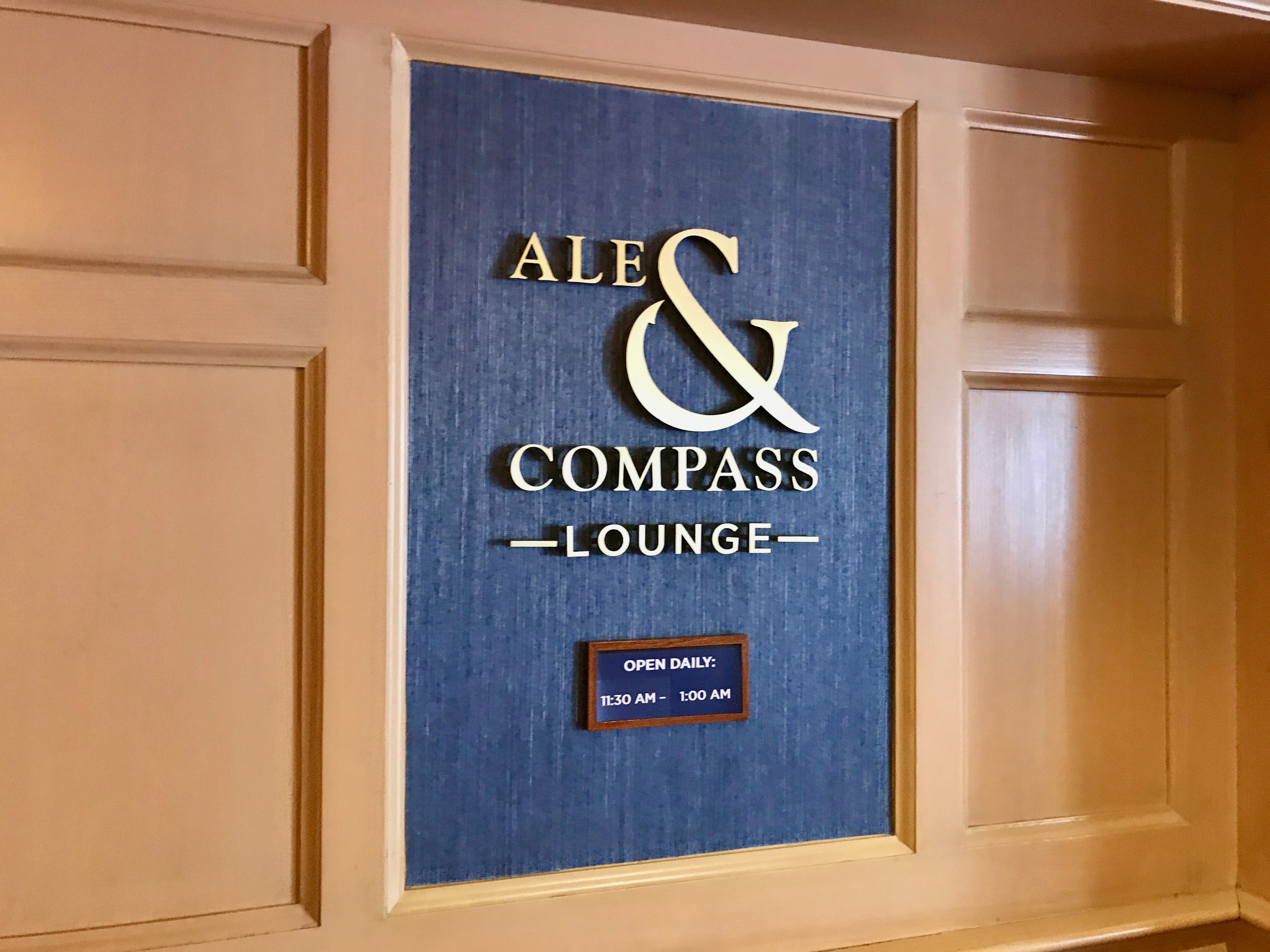 Disney's Yacht Club - Ale & Compass Lounge