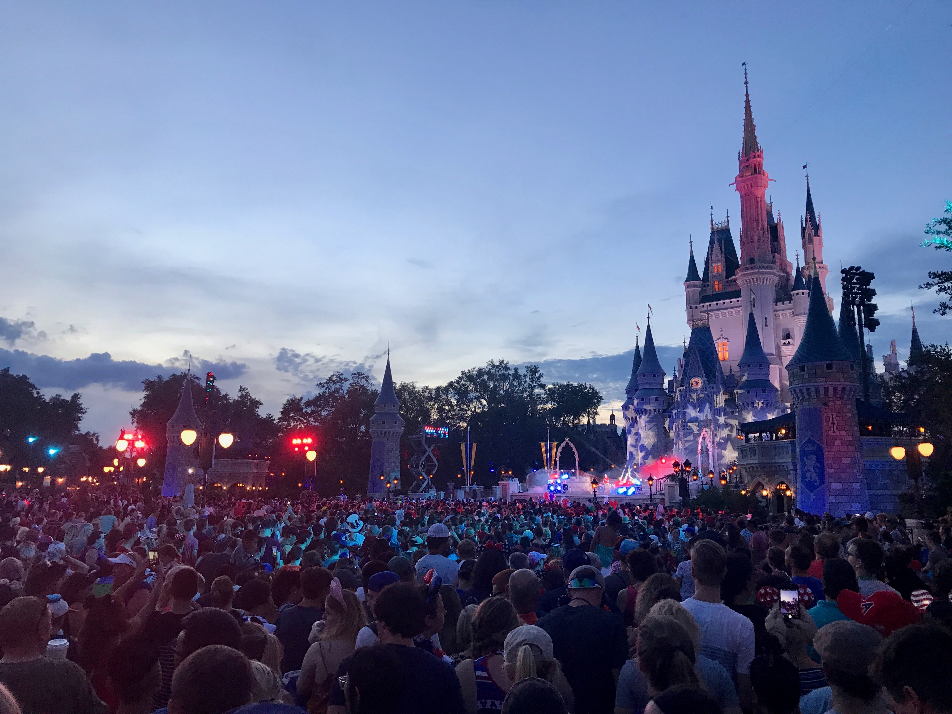 Magic Kingdom - 4th of July Hub