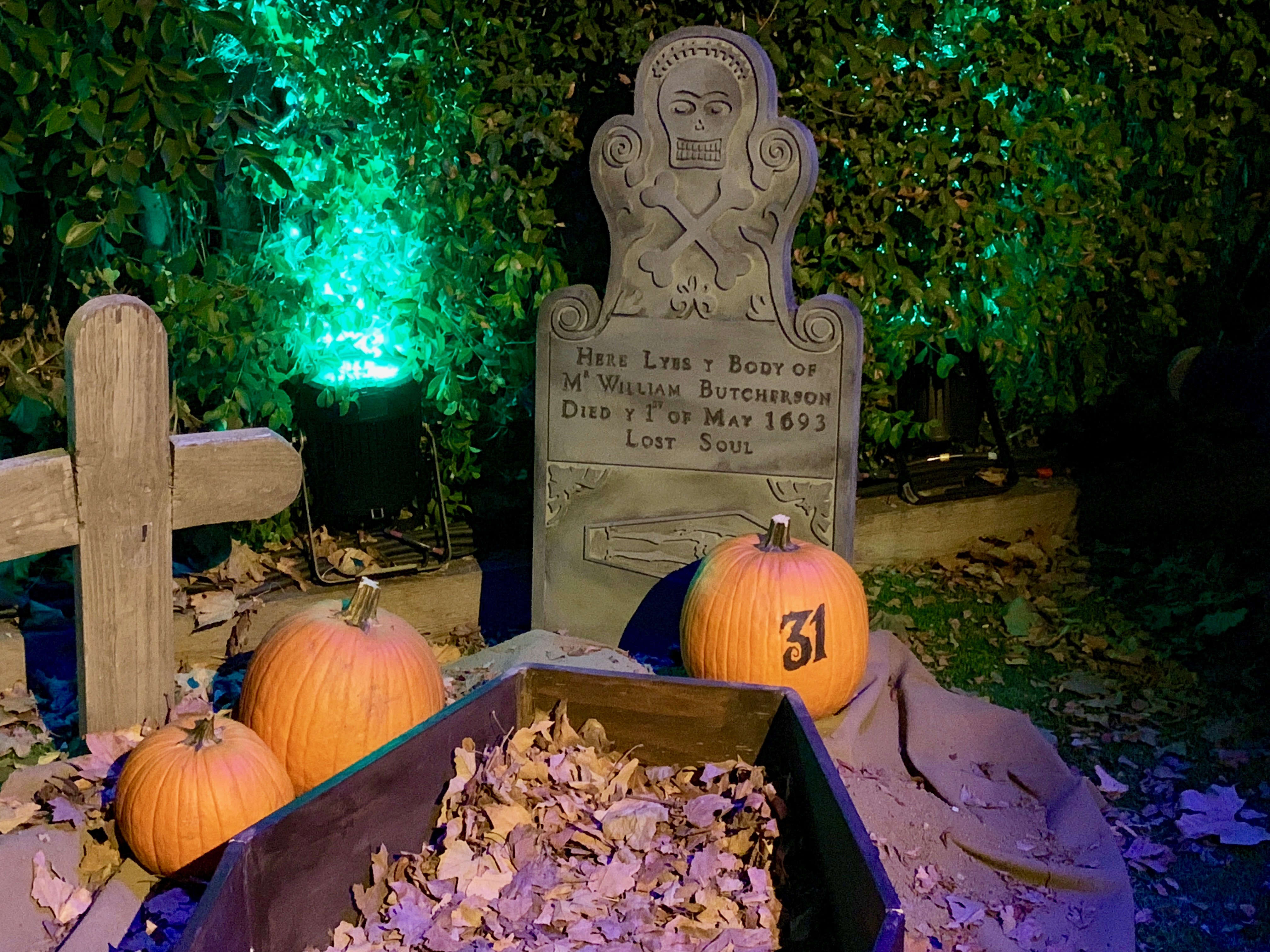 Freeform Halloween House - Billy's Plot Photo Op