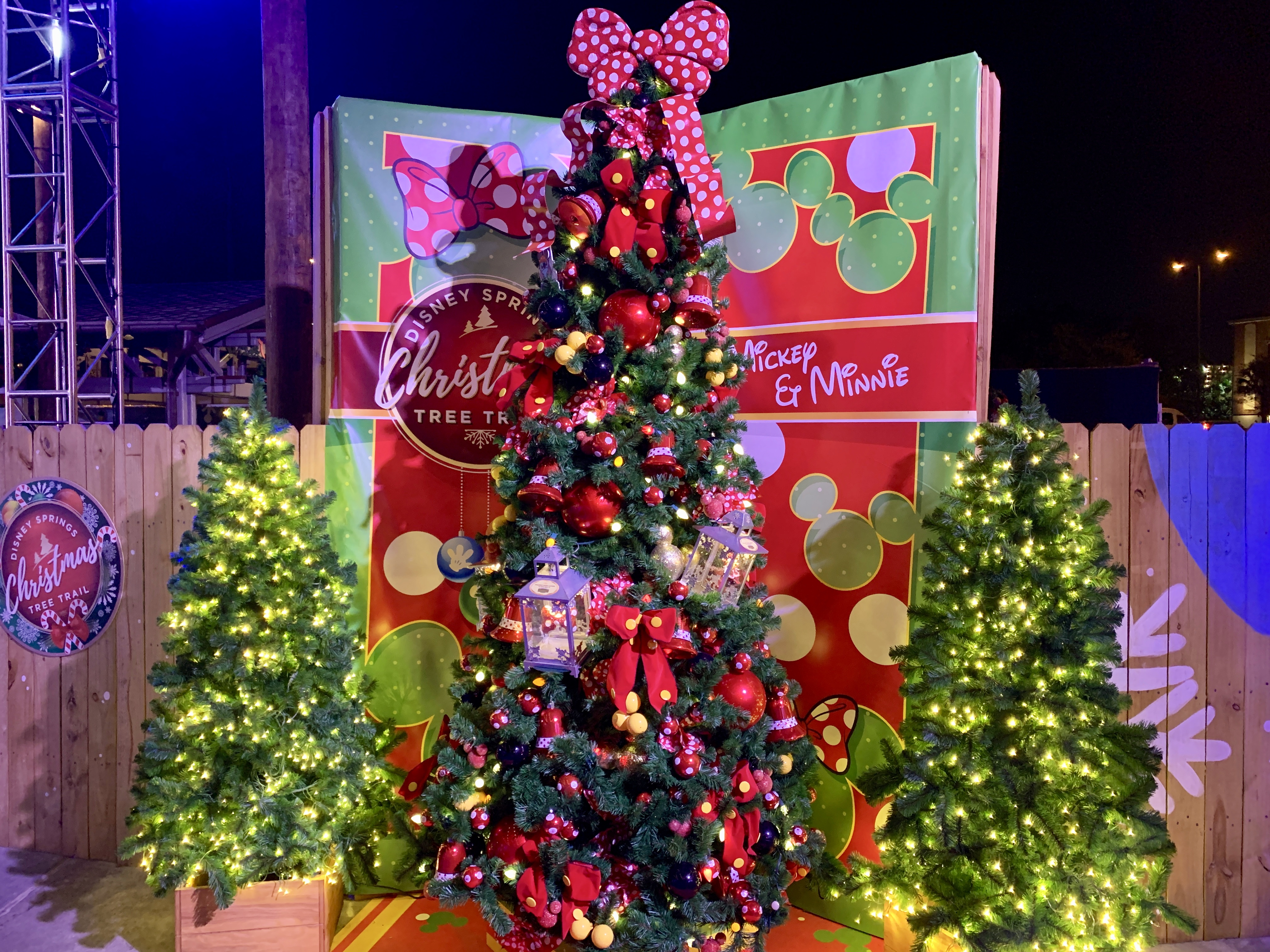 Disney Springs - Christmas Tree Trail Mickey and Minnie Tree