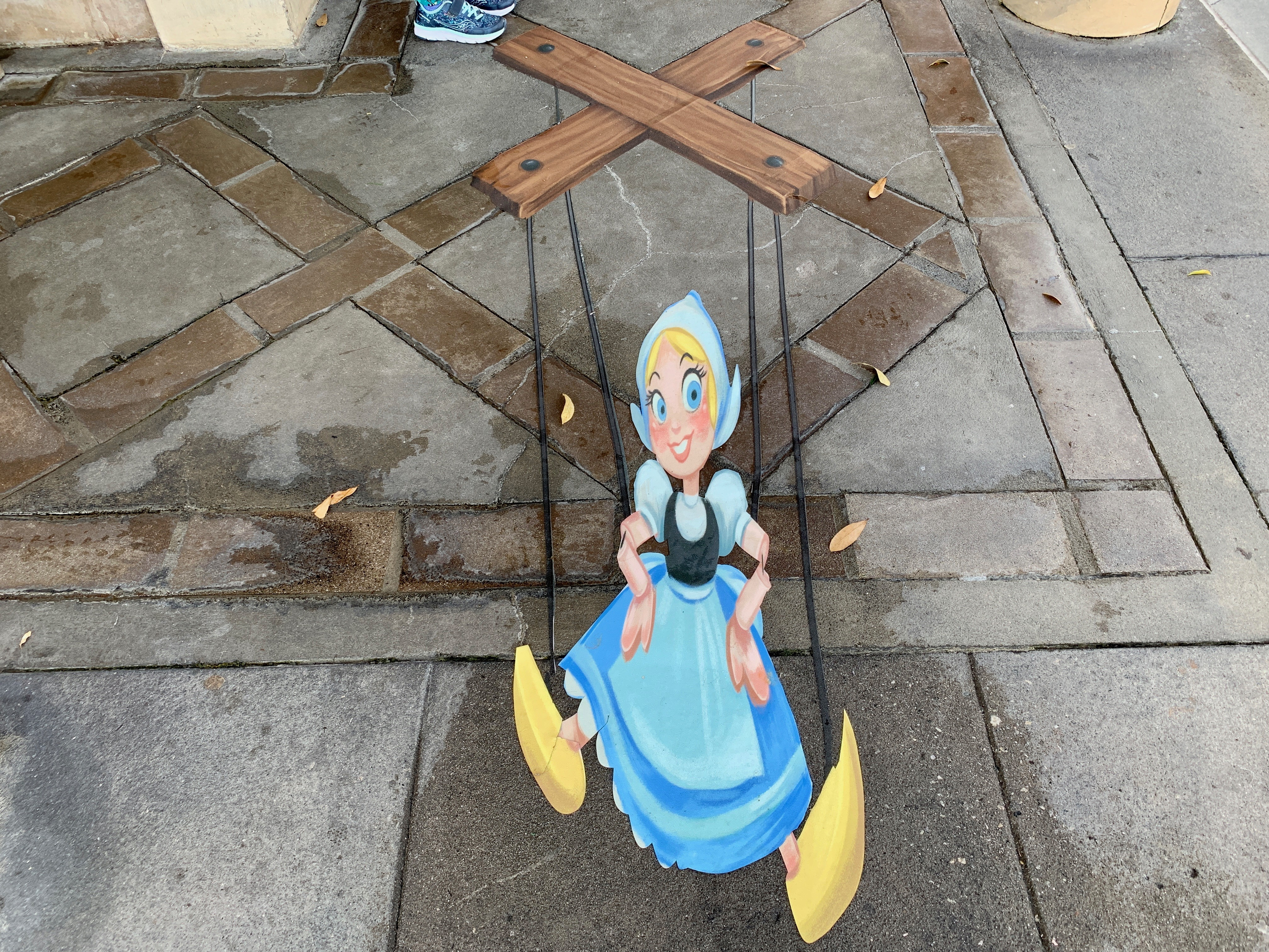 Italy – Marionette Dancer (Pinocchio)