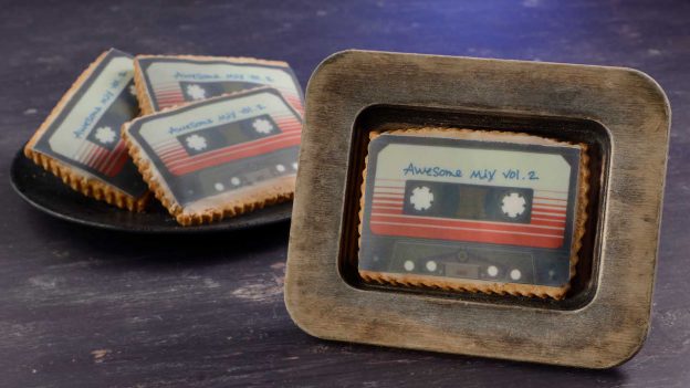 Mix Tart strawberry-filled shortbread cookie