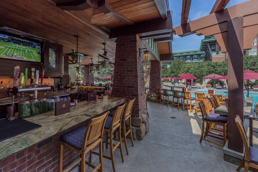 Outside seating GCH Craftsman Bar & Grill at Disney’s Grand Californian Hotel & Spa