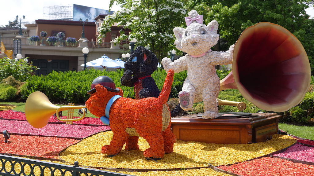 25th anniversary topiaries!