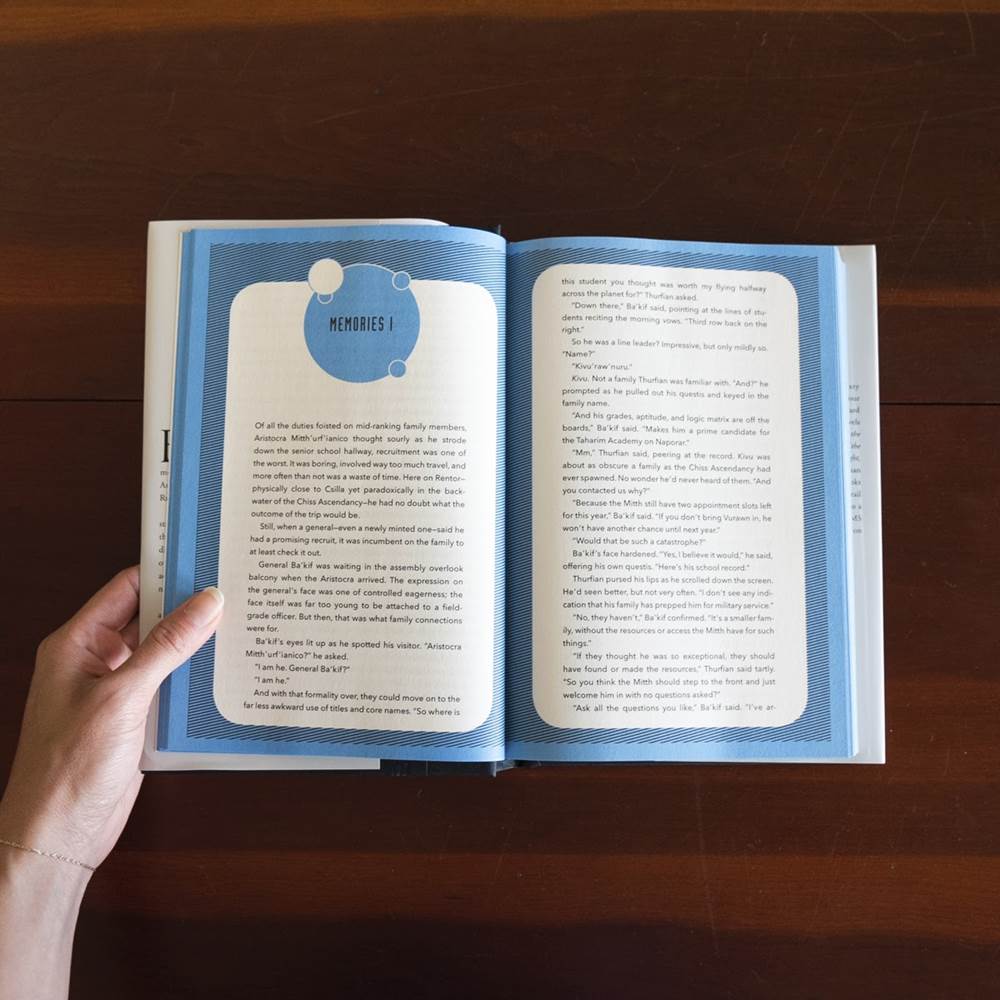 Thrawn Ascendancy: Chaos Rising blue pages