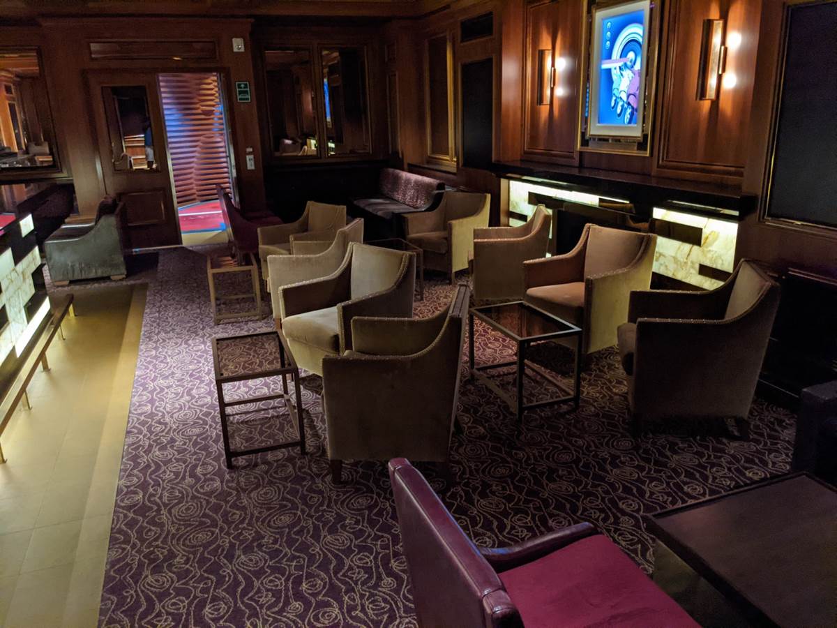 Skyline Lounge which seemed to be open for Tastings only on our cruise