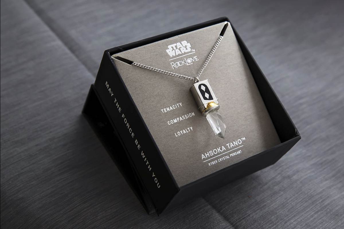 RockLove Ahsoka Tano Kyber necklace