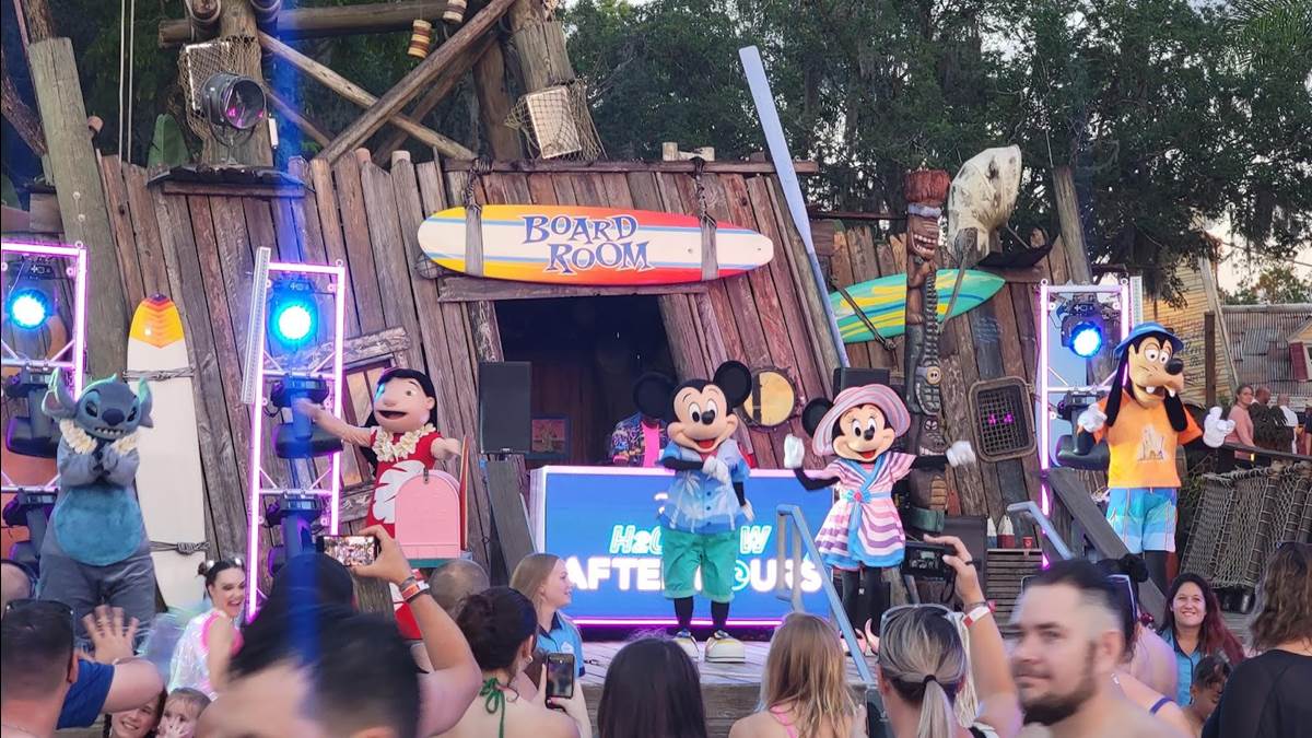 Mickey and friends kick off the dance party fun at 8p.