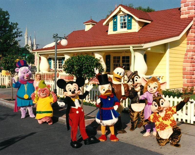 Main Street Gazette: Mickey's Magical TV World