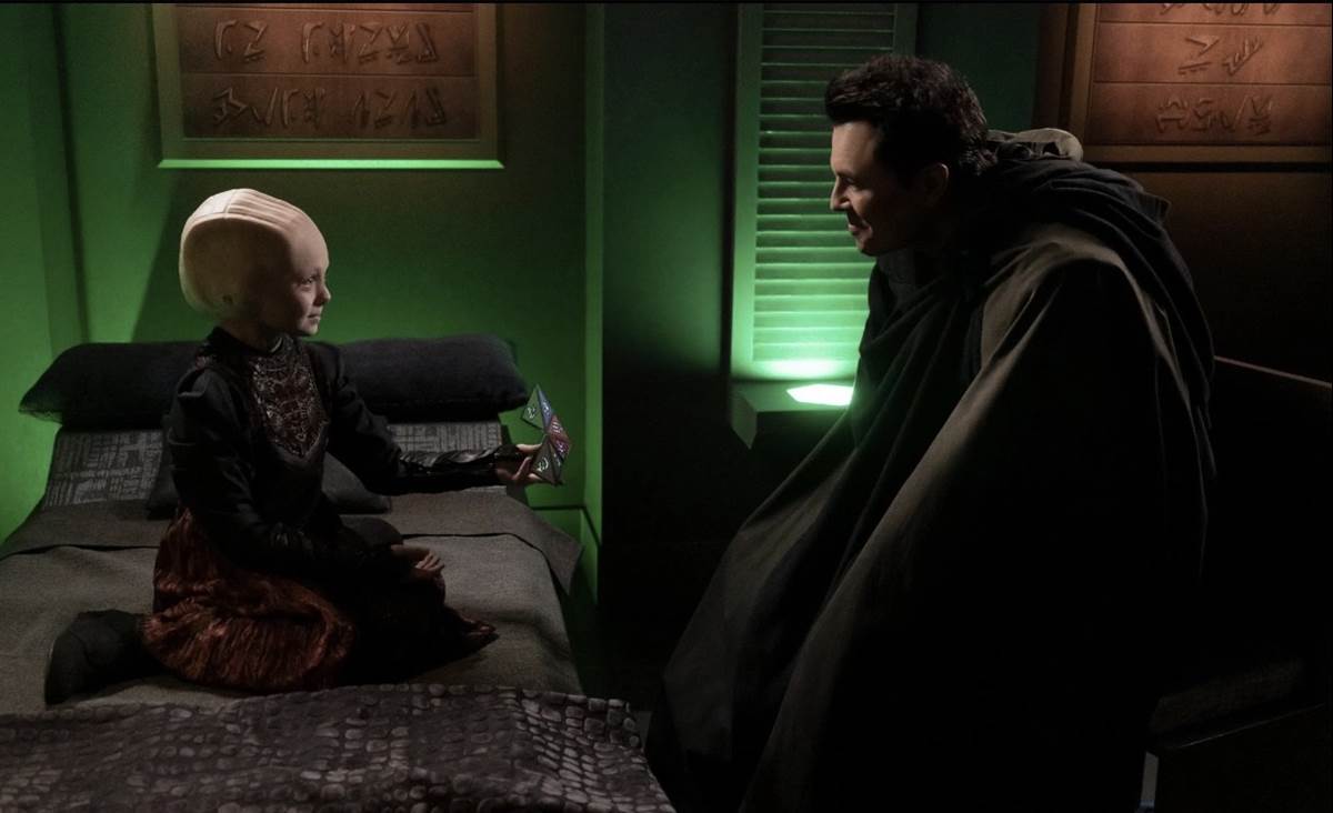 Ed meets his daughter for the first time.