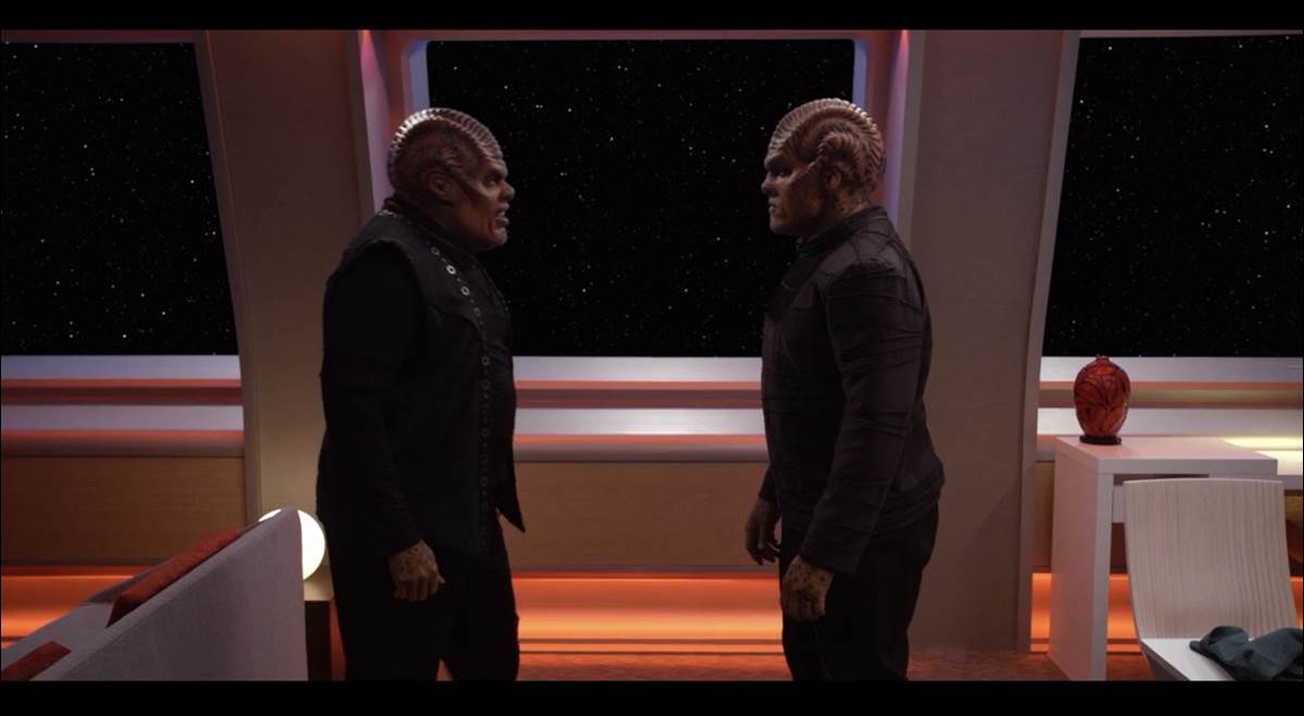 (Tensions rise between Kyden and Bortus)