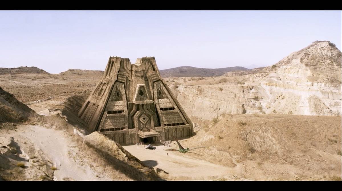 (The ancient pyramid that Orville has discovered)