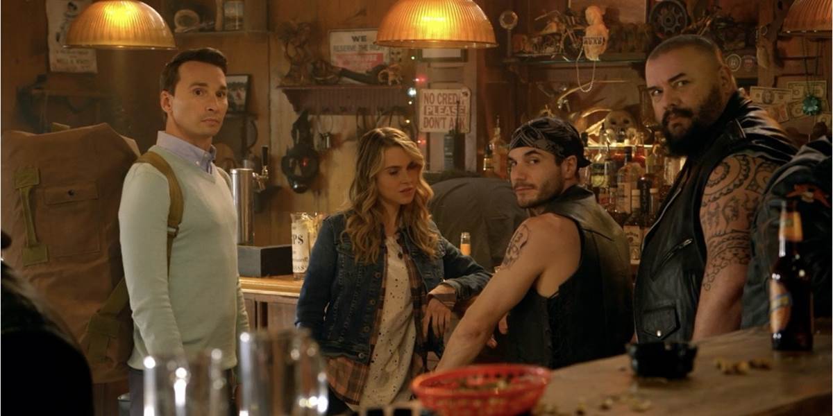 (Issac and Burke meet a couple of bikers and prepare to con them out of their bikes.)