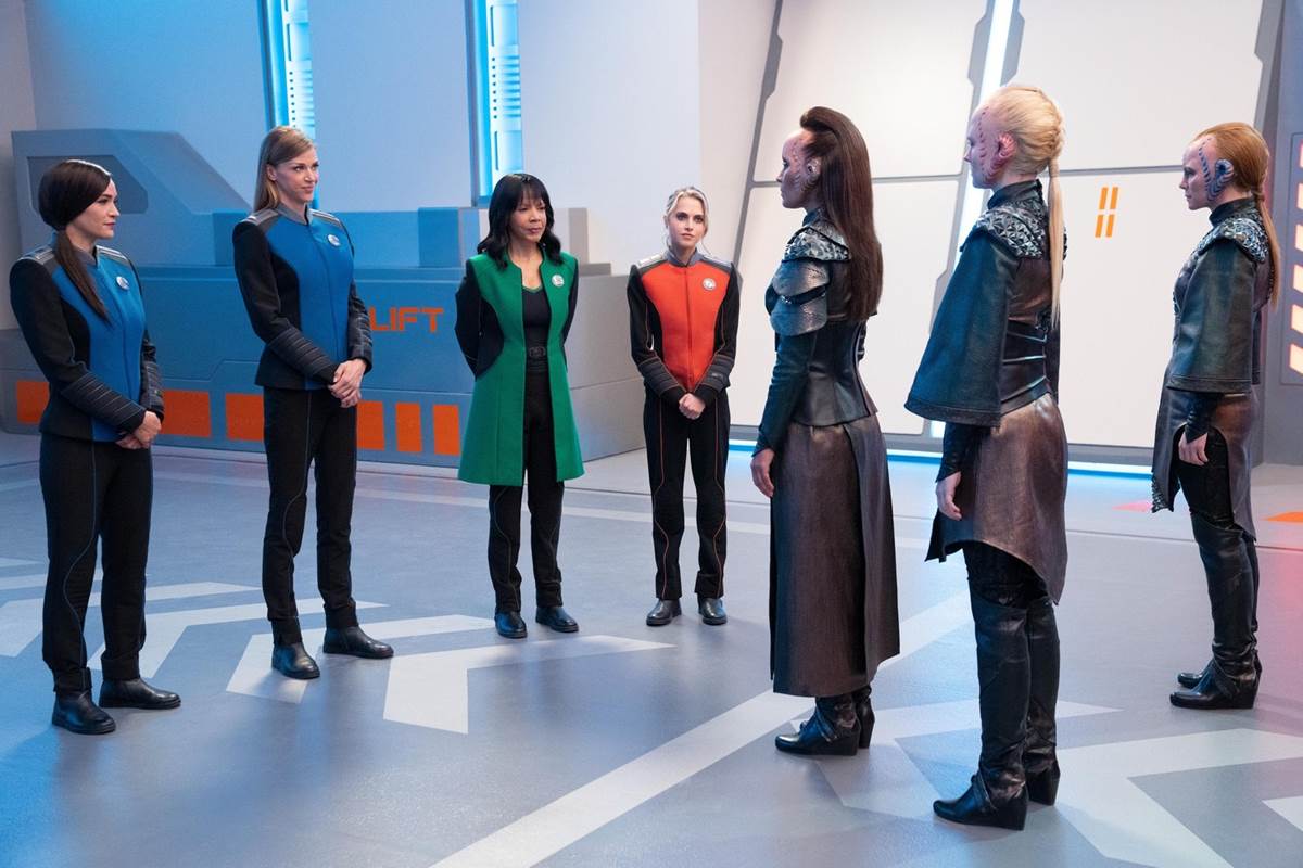 (The Janisi arrive on the Orville, as plans to start an alliance begin)