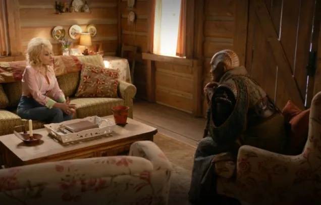 (Haveena has a conversation with Dolly Parton, her hero)