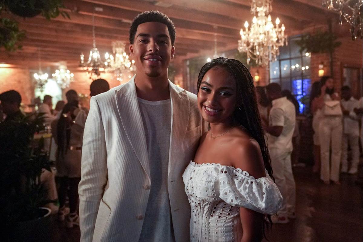 (Freeform/Mike Taing)