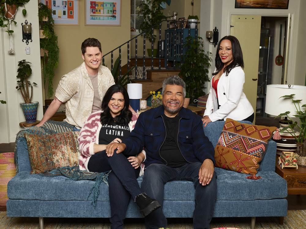 LOPEZ VS. LOPEZ -- Season: Pilot -- Pictured: (l-r) Matt Shively as Quinten, Mayan Lopez as Maya, George Lopez as George, Selenis Leyva as Rosie -- 
(Chris Haston/NBC)