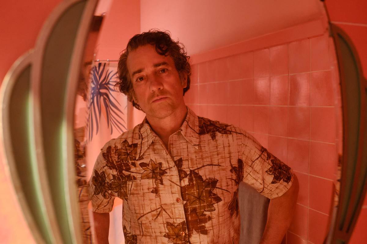 (SNOWED IN PRODUCTIONS AND CLEARWOOD FILMS FOR
ITV1)