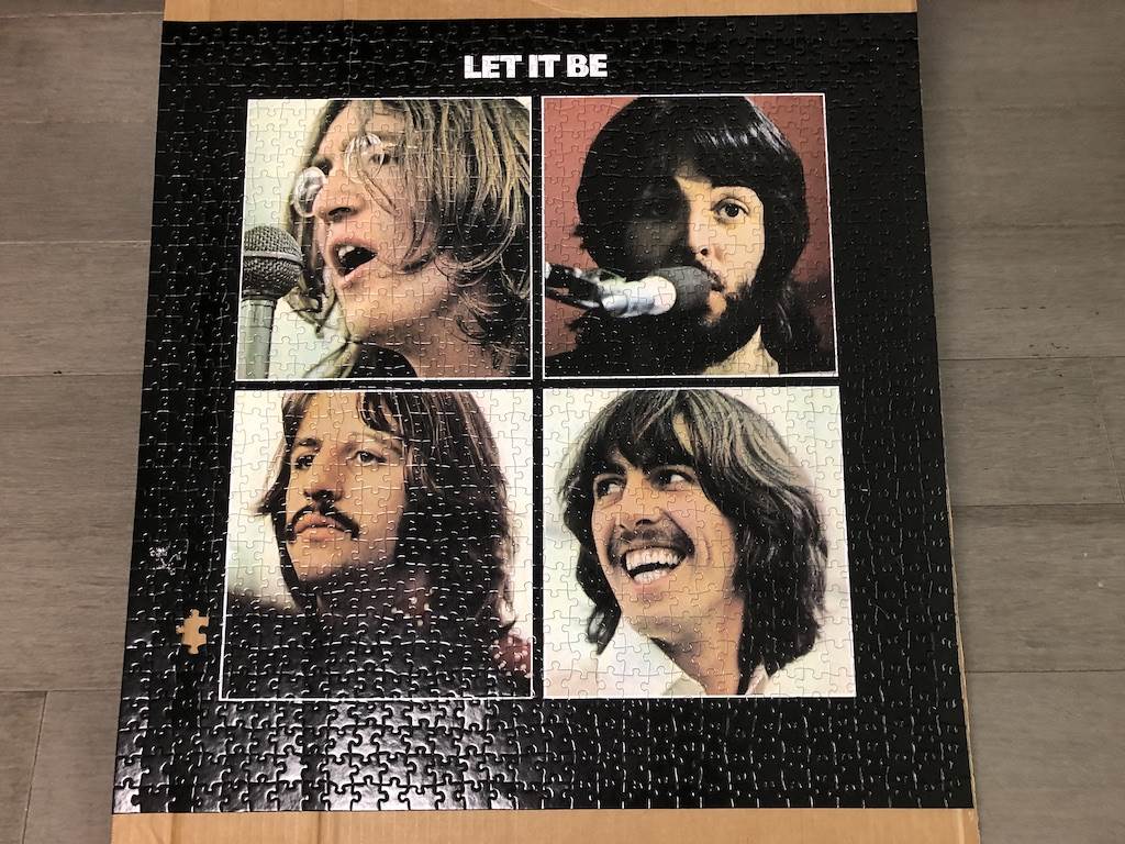 Front side with slightly rounded top pieces