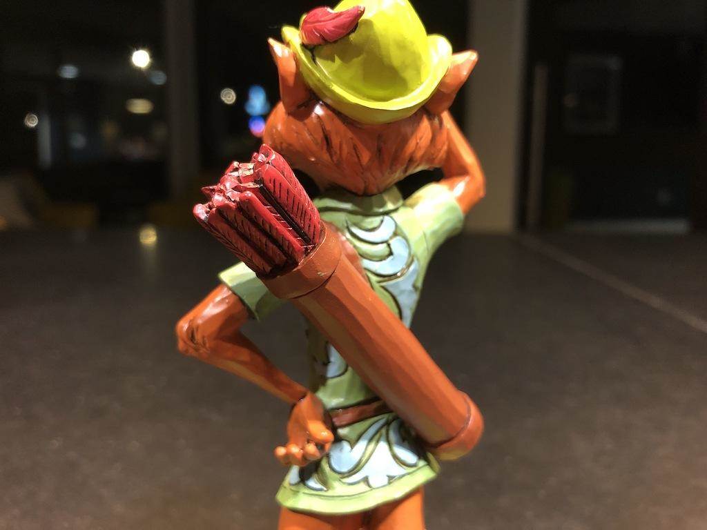 I love the detail on his hat, quiver and arrows.