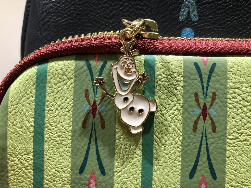 The Olaf zipper pull is so cute!
