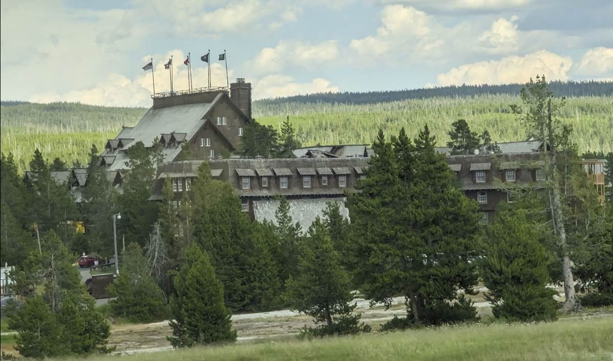 Old Faithful Inn