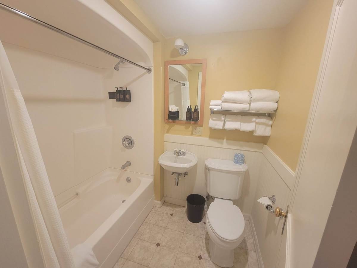 The Bathroom. It Feels Old Because It Is Old, As It Should Be.