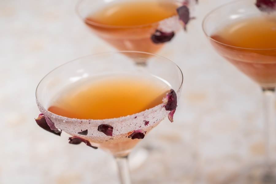 La Rosa, La Piña, y El Mezcal