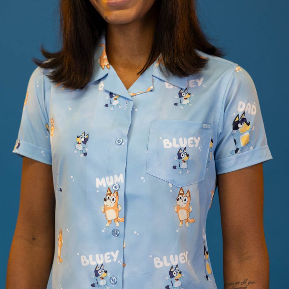 Meet The Heelers captures the show's opening in a button down shirt.