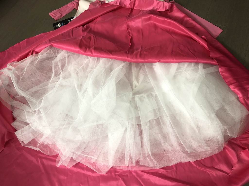 Full petticoat made of stiff netting.