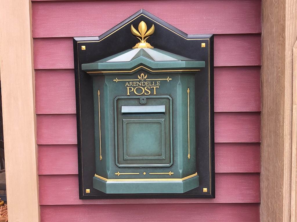 Mailbox located just outside of Tick Tock Toys & Collectibles