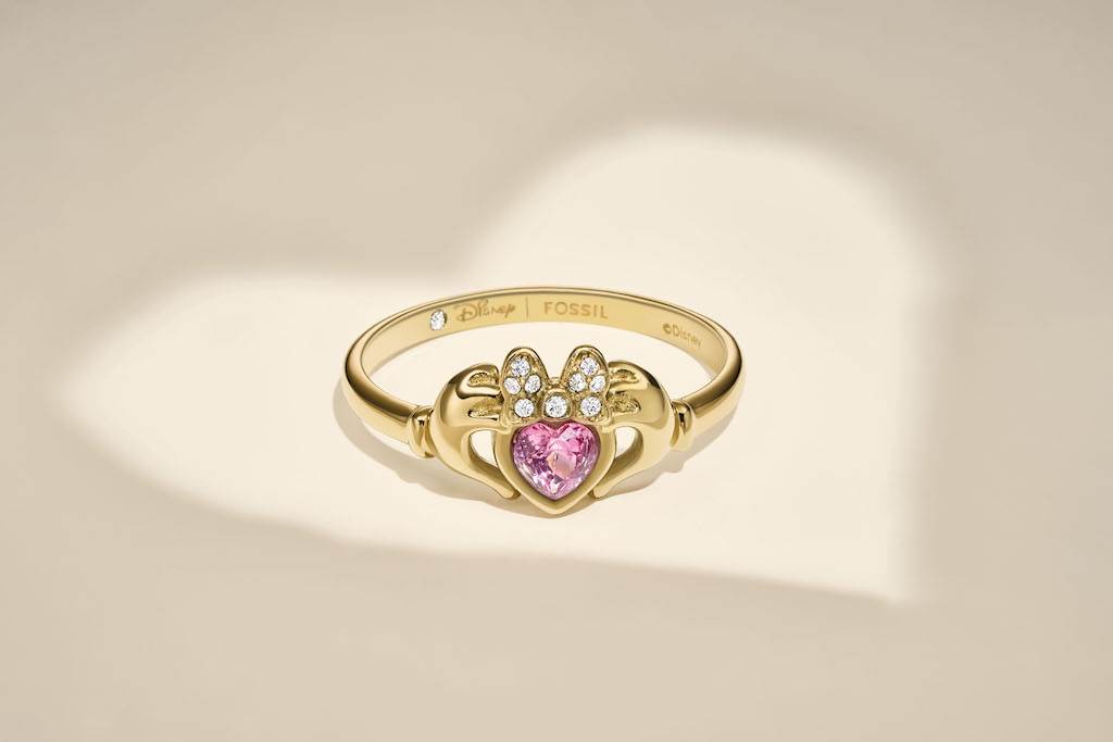 Beautify Minnie Mouse heart-hands ring features hand-place pavé crystals.