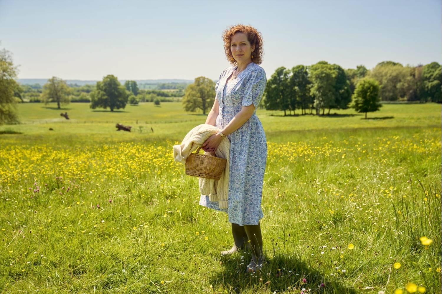 Katherine Parkinson as Lizzie Vereker