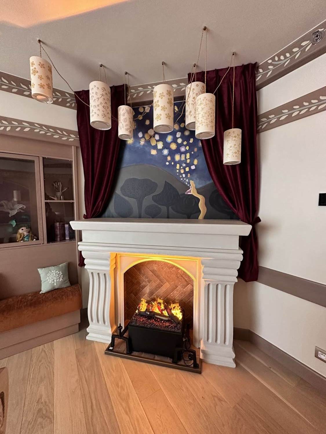 Floating lanterns in the Tangled Suite (Thanks to Vaca Family)