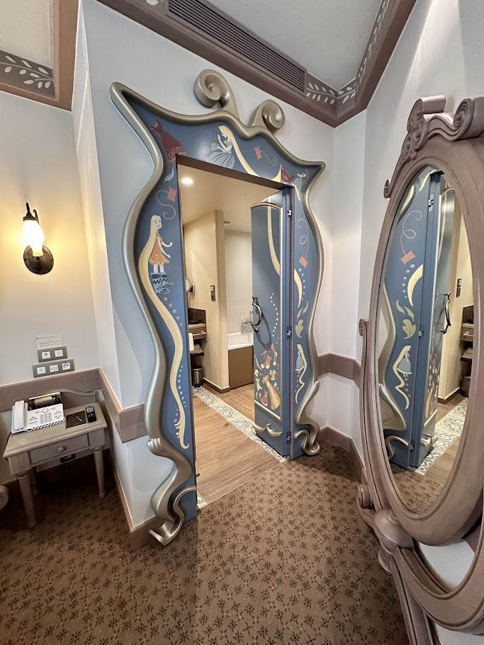 Door to the washroom and a mirror like the one seen in the movie.  (Thanks to Vaca Family)