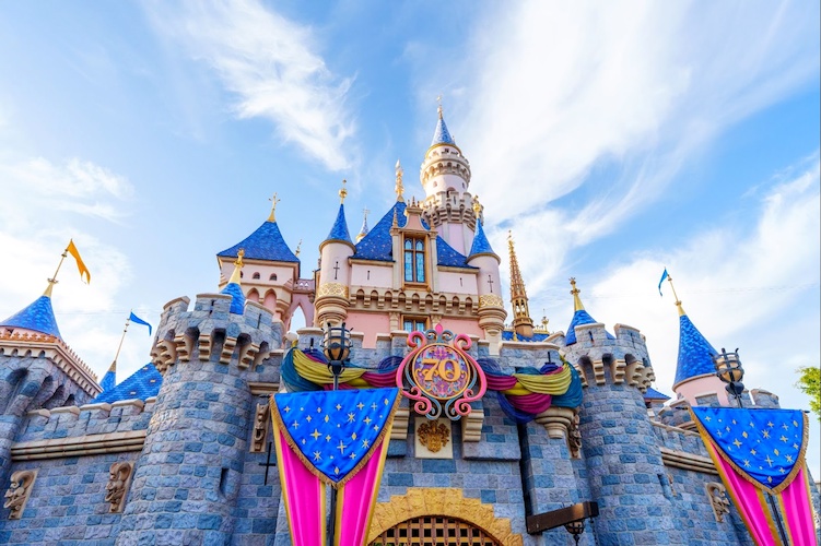 Danny Shuster, DLR Magazine