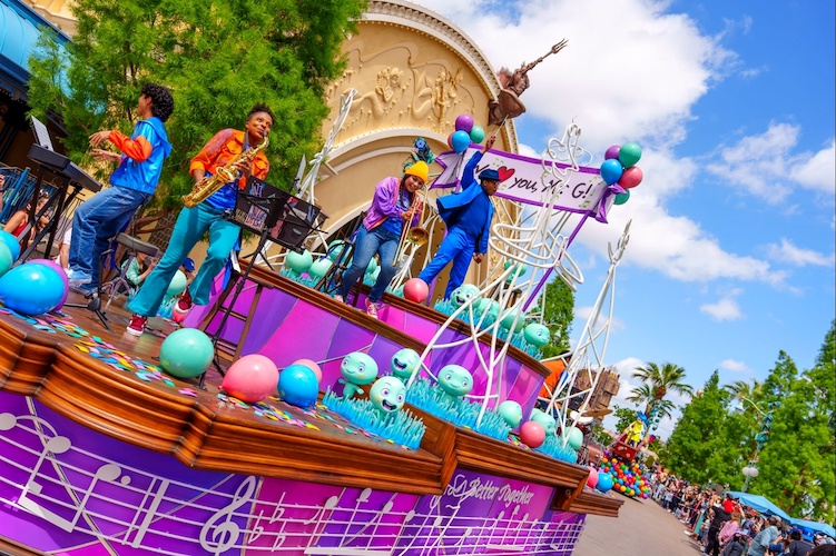 Danny Shuster, DLR Magazine