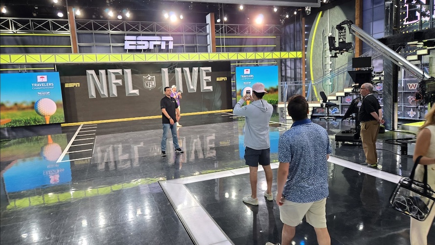 Arda making sure we all know where the NHL desk would sit within the studio