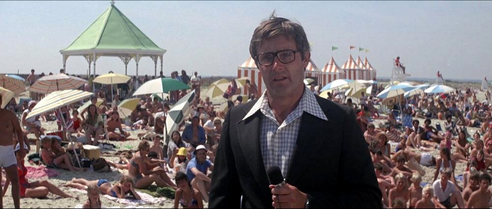 Novelist Peter Benchley as a news reporter in Steven Spielberg's 'Jaws' (1975).